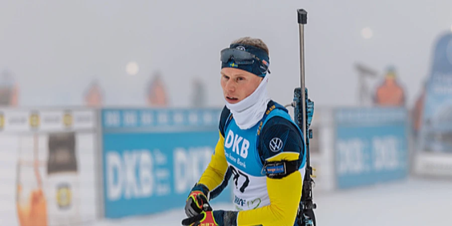 Нелепая ошибка конкурента чуть было не привела к провалу шведского биатлониста