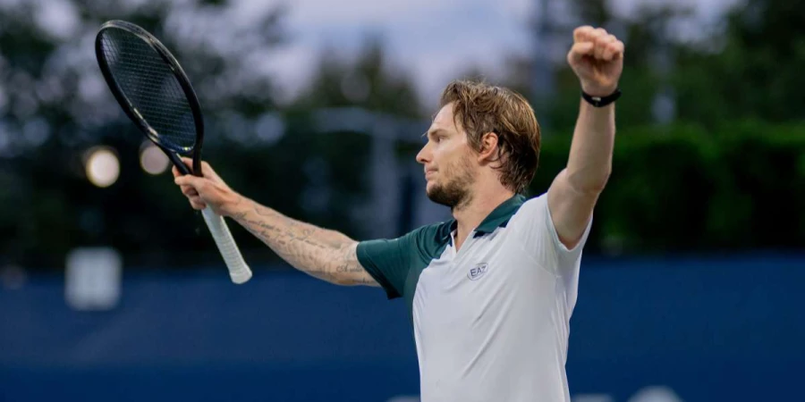 Разгромом закончился матч Бублика в 1/8 финала на US Open-2025