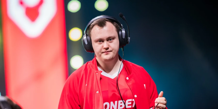 Sycrone прокомментировал поражение MOUZ в финале ESL Pro League Season 21