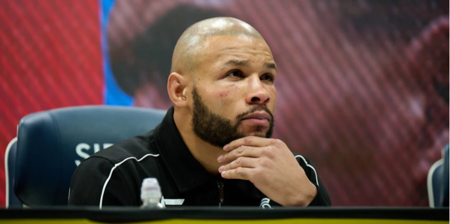 Юбанк признал поражение Бенну и не исключил третьего боя