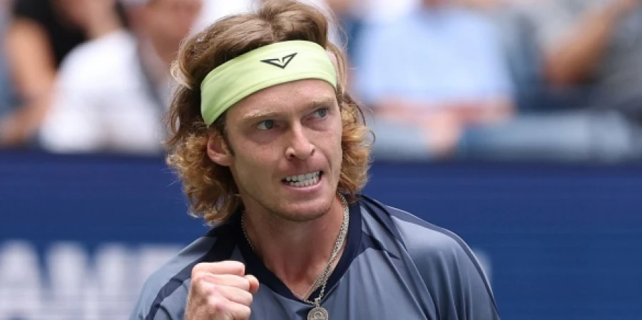 Звезда российского тенниса поделился фото с супер-старз из ММА