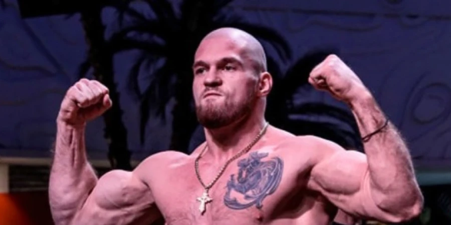 Известный боец из Казахстана отказался от участия в турнире, который пройдет в Москве