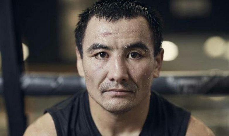 Жанат Жақиянов белорусь боксшысын WBA чемпиондық белбеуімен құттықтады