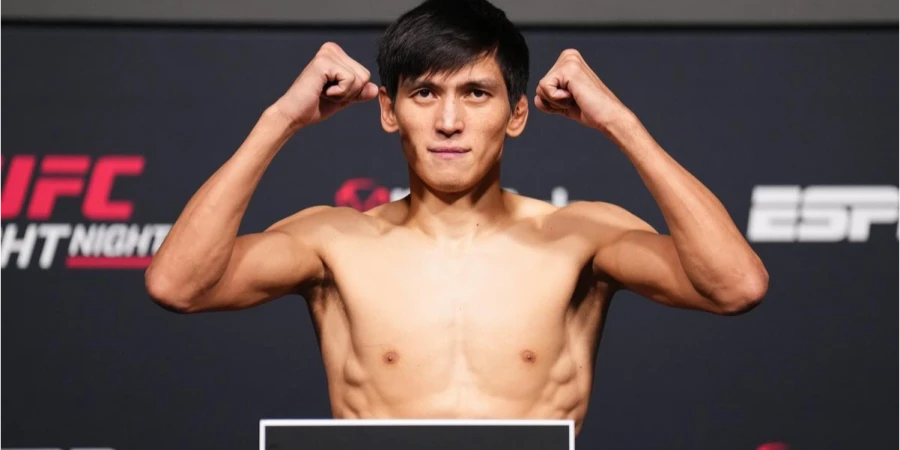 Азат Максум провел последний по контракту бой в UFC