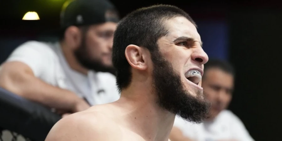 Джо Роган назвал неожиданного соперника для Махачева