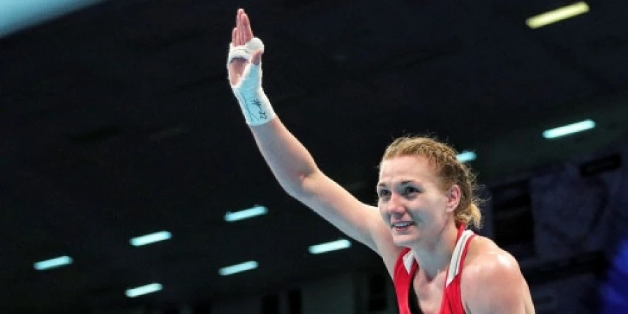 Хальзова разгромила соперницу и гарантировала медаль ЧА-2026