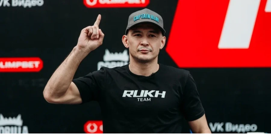 Дамир Исмағұлов Karate Combat дебютінде қарсыласын нокаутқа түсірді