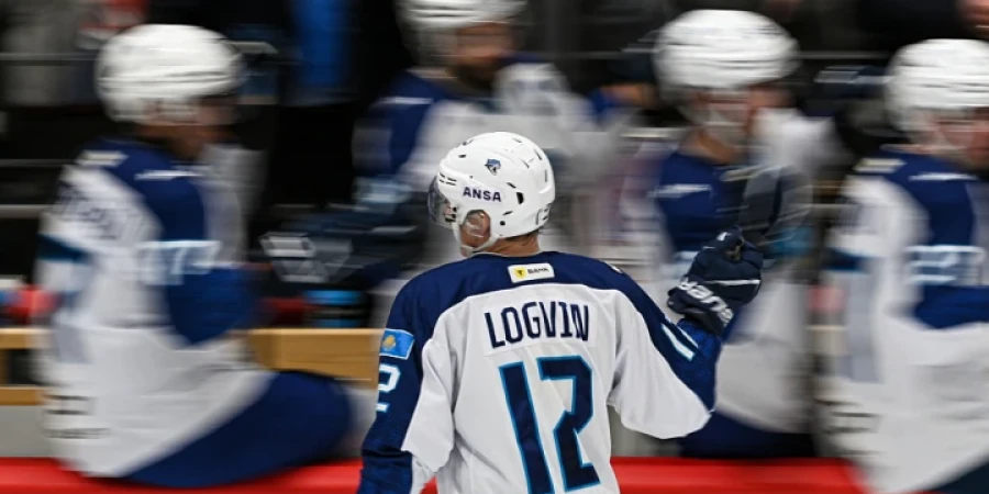 Столичный «Барыс» вновь уступил в матче за "место под солнцем" в КХЛ