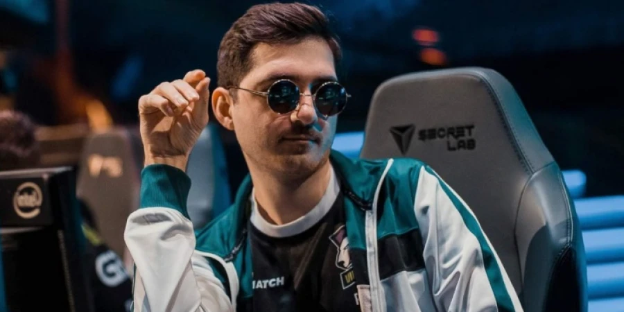 RodjER сравнил форматы турниров BLAST Slam и DreamLeague по Dota 2