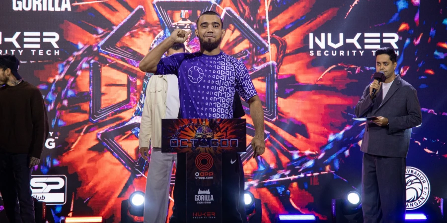 Схватка двух узбекистанцев на OCTAGON 92 завершилась по очкам