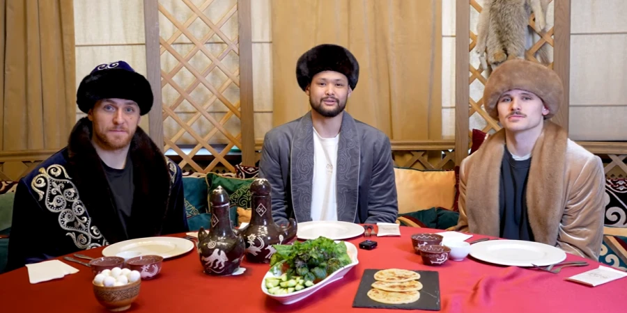 Мэйсон Морелли и Джейк Масси попробовали кумыс и бешбармак