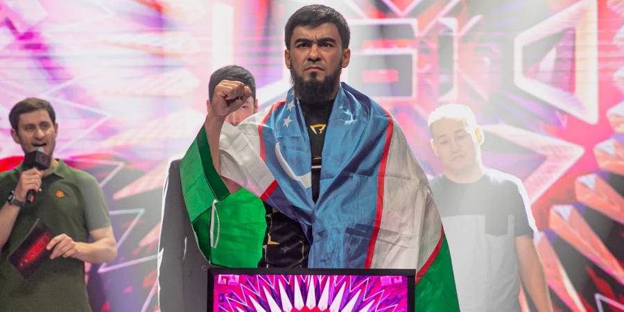 Узбекский файтер сотворил сумасшедший нокаут на OCTAGON 82