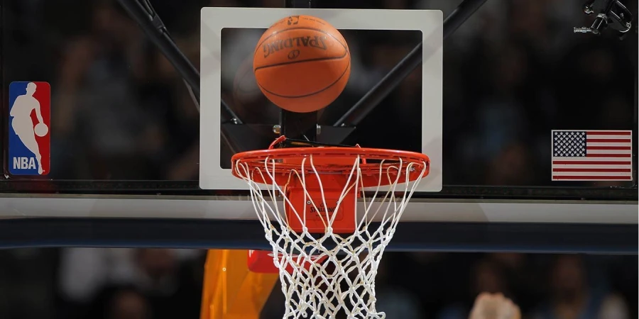 Стали известны финалисты Кубка НБА