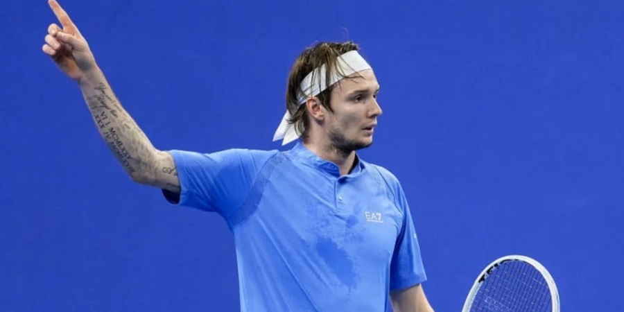 Александр Бублик вышел в полуфинал турнира в Гонконге