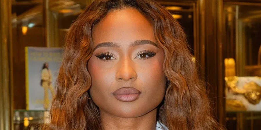 Бывшая Келса попросила прощения за старые «грязные» посты