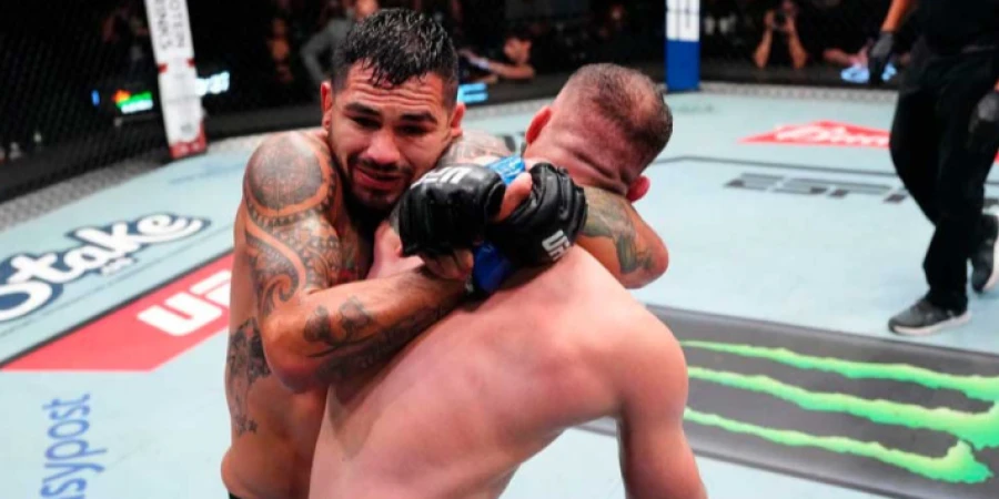 Эрнандес удушающим приемом победил Долидзе в главном бою UFC Vegas 109