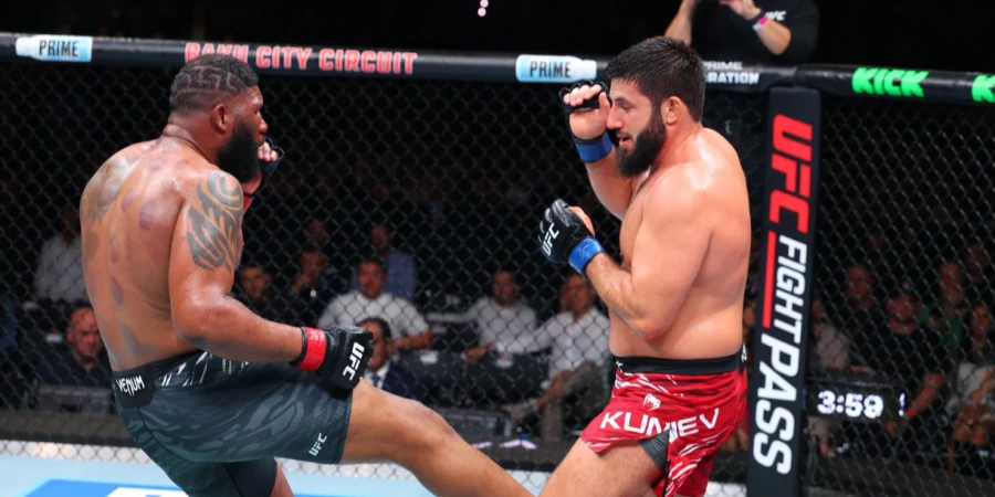 Видео боя, или как дебютант UFC из России проиграл американцу на UFC в Баку