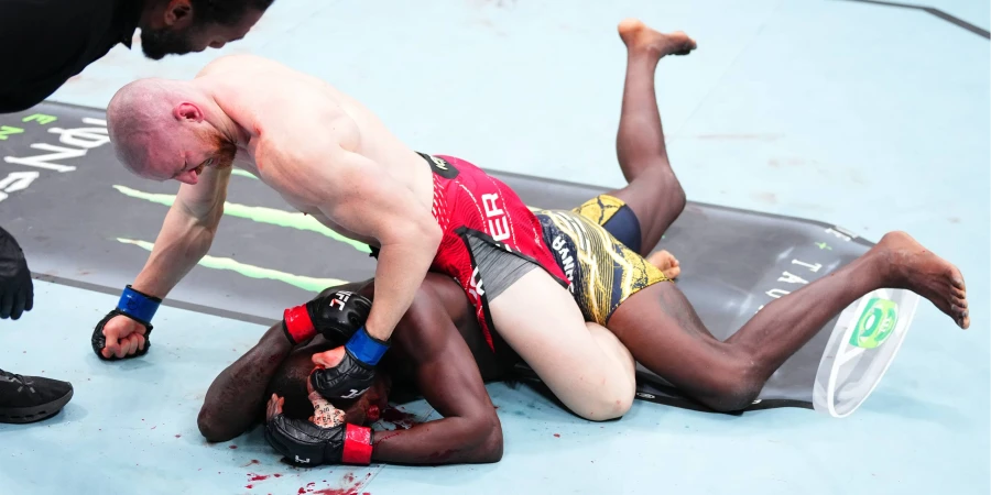 Пайфер уронил и добил  Адесанью