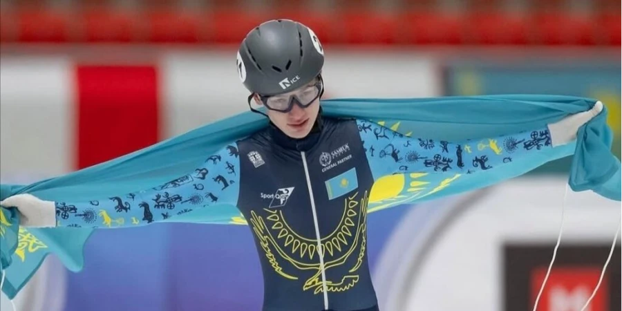 Казахстанский шорт-трекист завоевал вторую золотую медаль на Кубке мира-2025