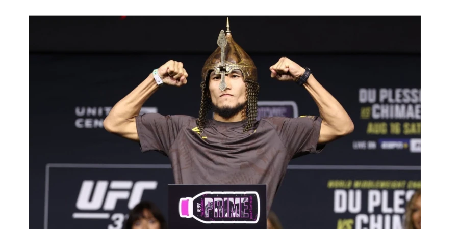 Стали известны сроки дебюта казахстанского бойца в UFC
