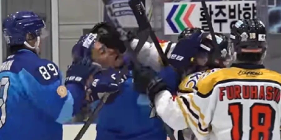 Топ-клуб устроил рукопашную в матче с конкурентом