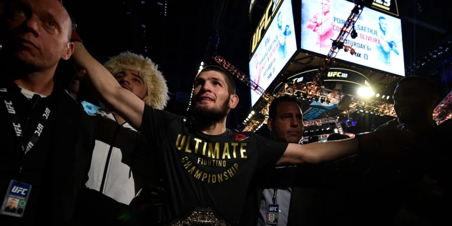 Хабиб Нурмагомедов "потроллил" фаната на тему автографа