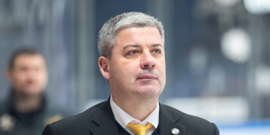 Экс-тренер сборной Казахстана ответил, на какой срок подписал контракт с клубом КХЛ