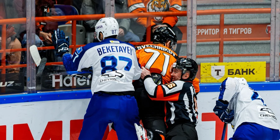 Буллиты решили судьбу матча «Барыса» в КХЛ