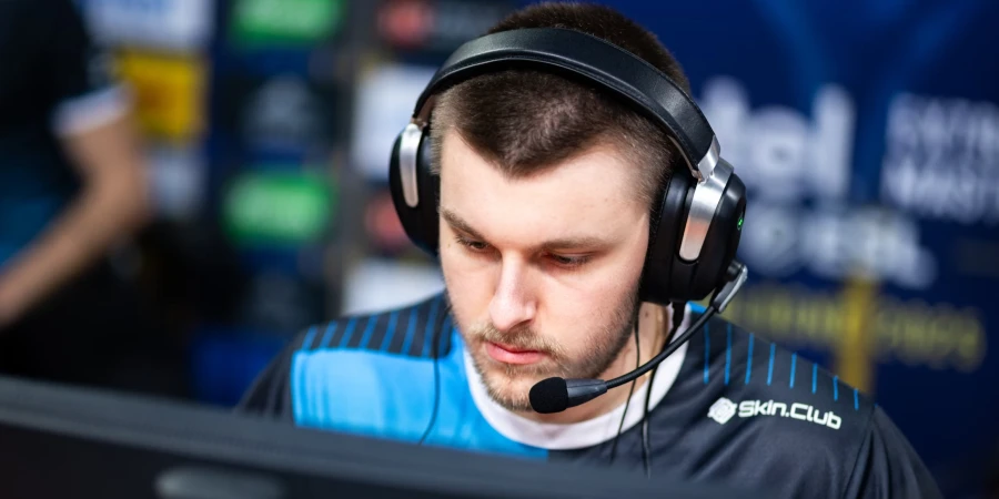 Игрок GamerLegion рассказал о проблемах с уверенностью в матчах Esports World Cup