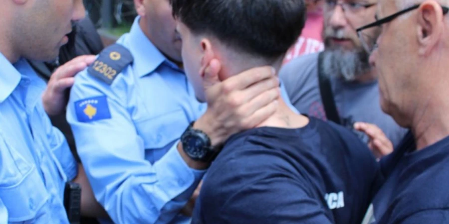 Напавший на выпускника школы сотрудник полиции судит футбольные матчи