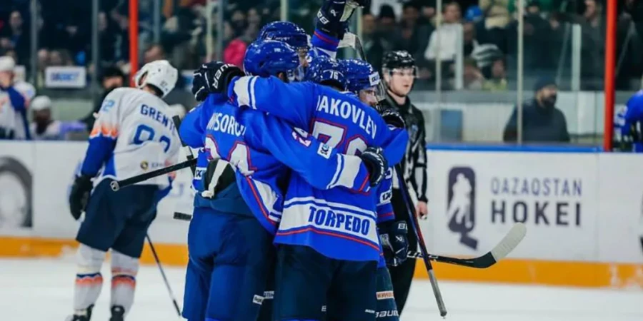 «Торпедо» из Усть-Каменогорска продолжает лидировать в чемпионате страны