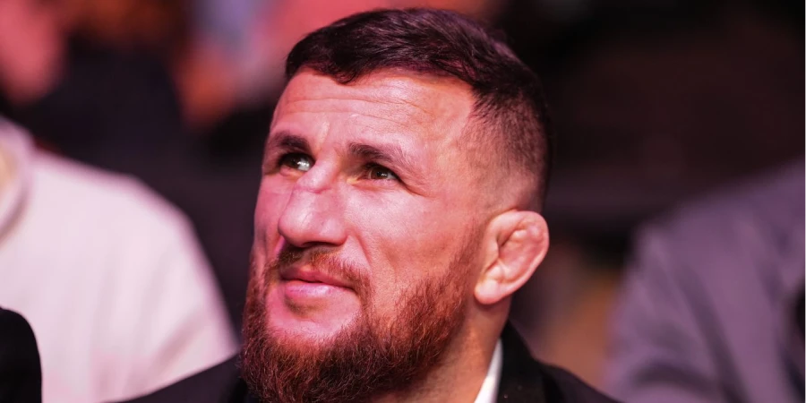 Экс-чемпион UFC сделал прогноз на мега-битву женского ММА