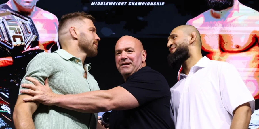 Стал известен гонорар Хамзата Чимаева за титульный бой на UFC 319