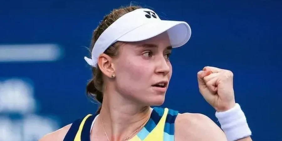 Елена Рыбакина уверенной викторией над местной спортсменкой добыла путёвку в четвертьфинал WTA-500 в Лондоне