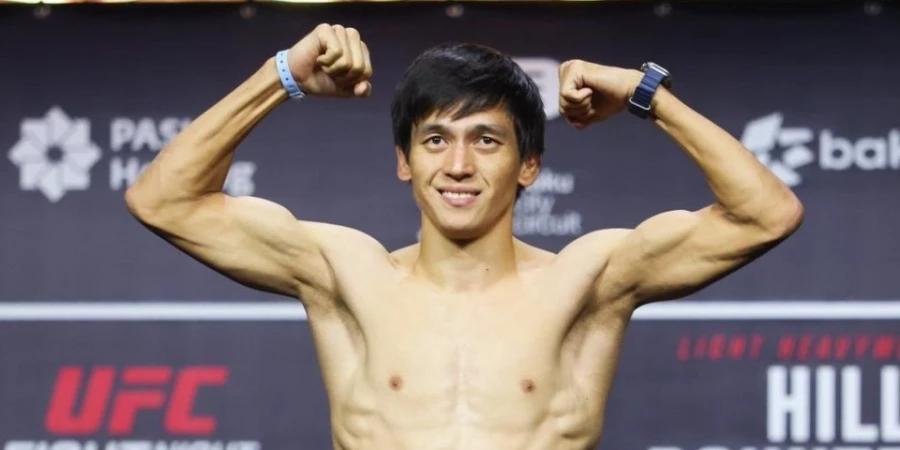 Проваливший взвешивание в UFC боец из Казахстана, Максум, провел стердаун с соперником. ВИДЕО