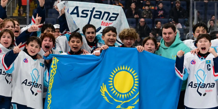 Тарихи жеңіс! Қазақстандық жас хоккейшілер халықаралық турнирде топ жарды