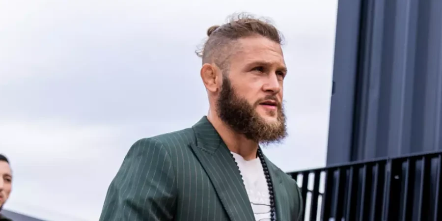 Рафаэль Физиев провел дуэль взглядов с Маурисио Руффи перед турниром UFC 325