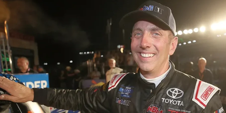 На Daytona 500 почтили трагически ушедшего пилота