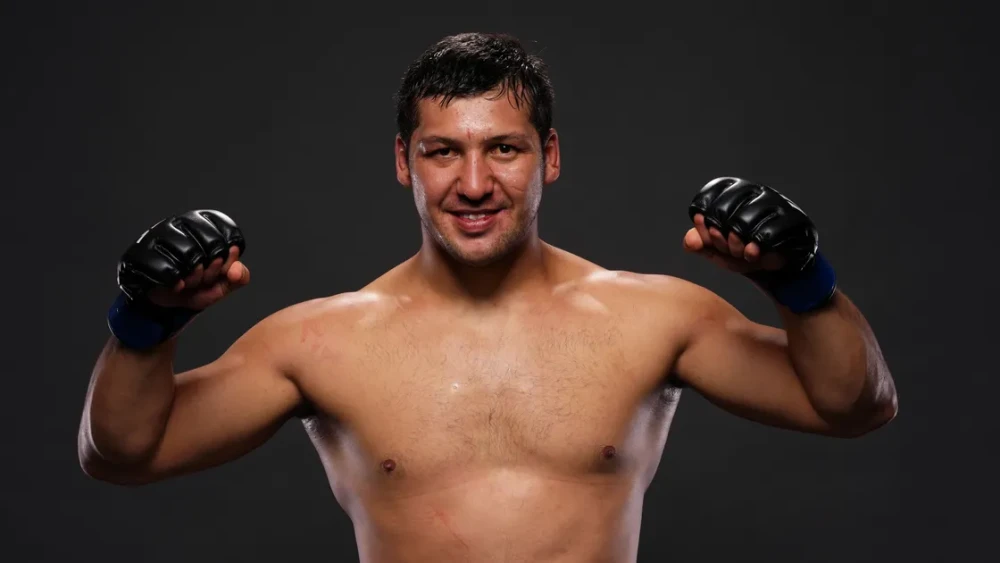 UFC Fight Night 284 с участием казахстанца Нургожая. Прямая трансляция турнира 9 августа