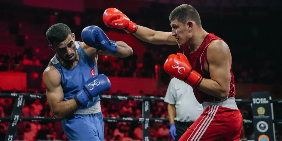 Четыре победы в пятый день World Boxing Cup