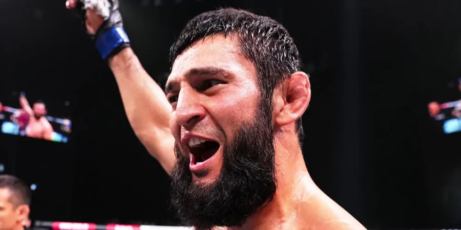 Экс-чемпион UFC прокомментировал бой Хамзата Чимаева и Дрикуса Дю Плесси