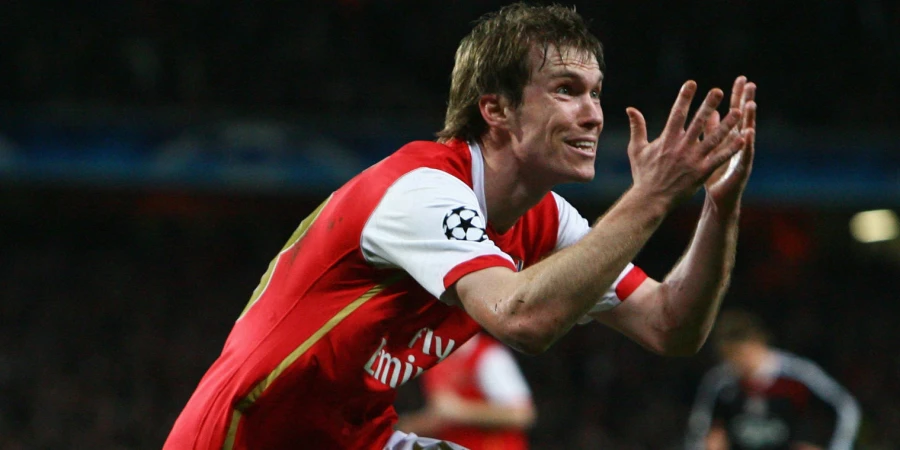 Александр Глеб до Барселоны играл в Арсенале