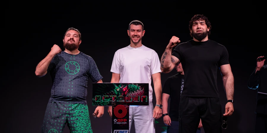 Боец из Узбекистана уничтожил россиянина на OCTAGON 91