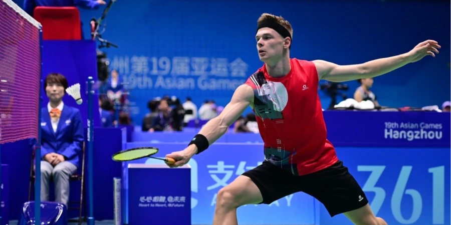 Казахстанец вышел в 1/8 финала международного турнира по бадминтону
