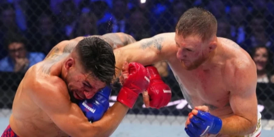 Топурию поддержали после апсета года в UFC