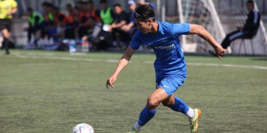 Казахстанец «подарил» гол сопернику. ВИДЕО