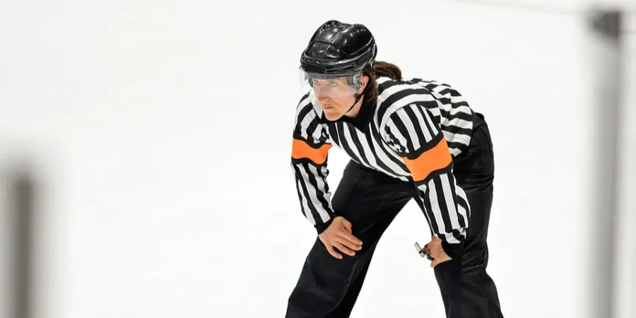 18-летний канадский защитник из команды OHL получил дисквалификацию до конца сезона за удар соперника клюшкой по голове