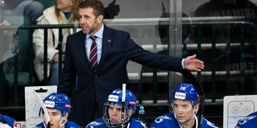 Клуб, лишивший «Барыс» топового форварда, может сменить тренера