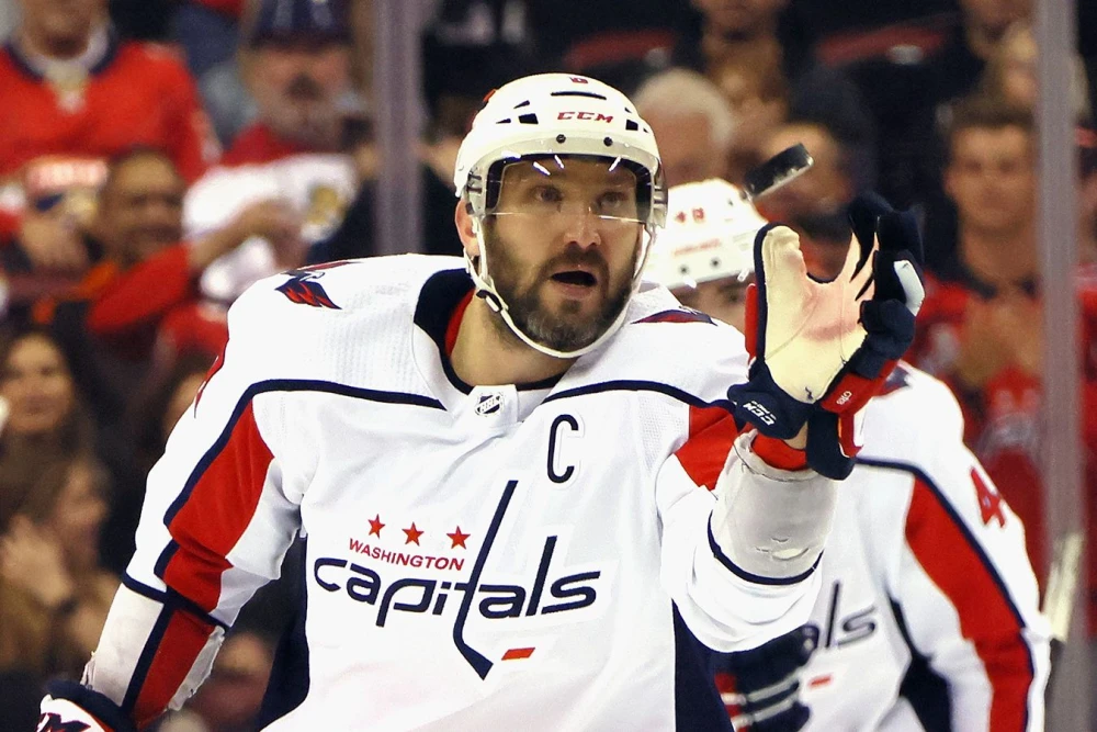 Великий русский в НХЛ, Овечкин, "расширяет" свое величие