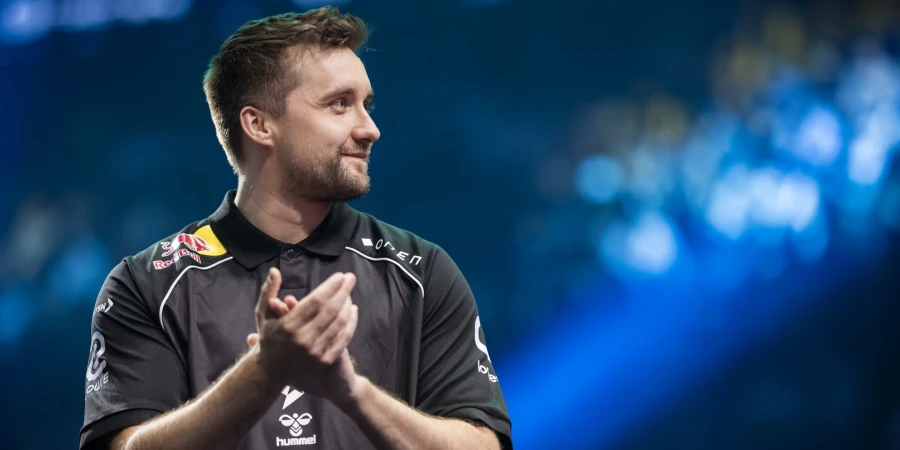 Nicoodoz оценил выступление HooXi за Astralis на PGL Astana 2025